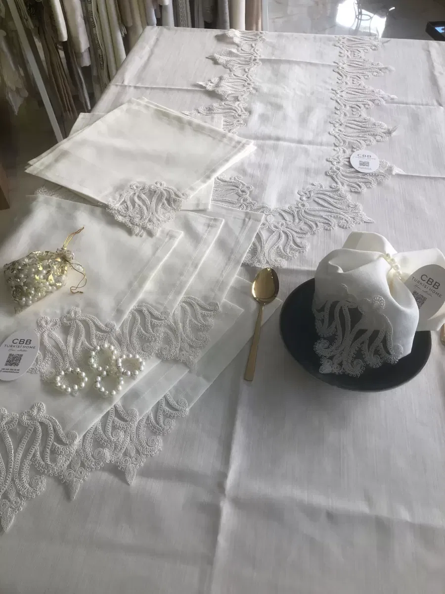 Sofra Takımı 155x220 cm Masa Seti Keten Dantelli Dekoratif Gülse Model Yemek Masası Örtüsü Krem